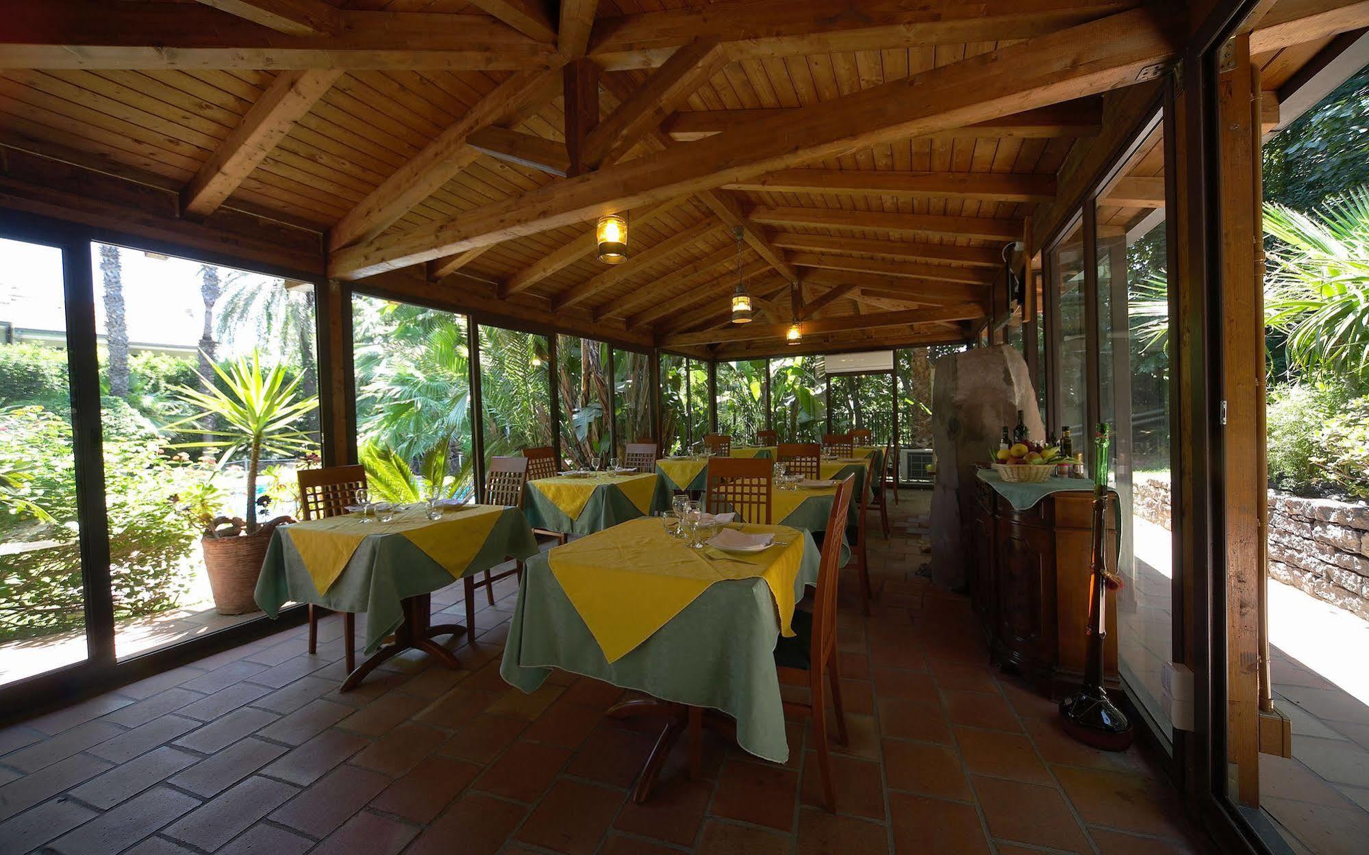 Hotel Borgo Verde Catania-Fontanarossai nemzetközi repülőtér Kültér fotó